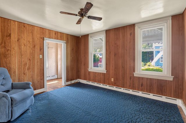 54 RAILROAD ST, Royersford, PA 19468