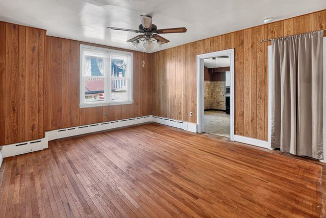 54 RAILROAD ST, Royersford, PA 19468