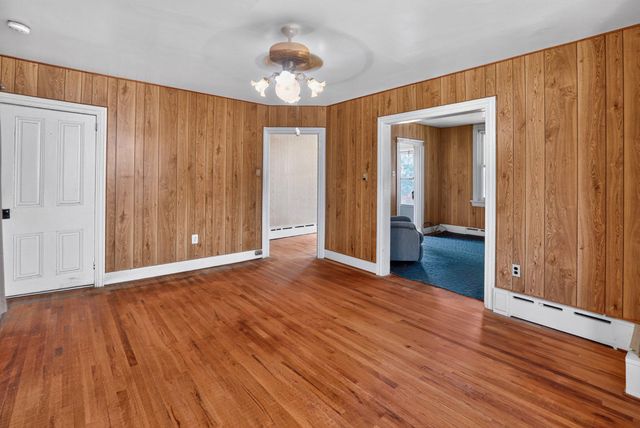 54 RAILROAD ST, Royersford, PA 19468