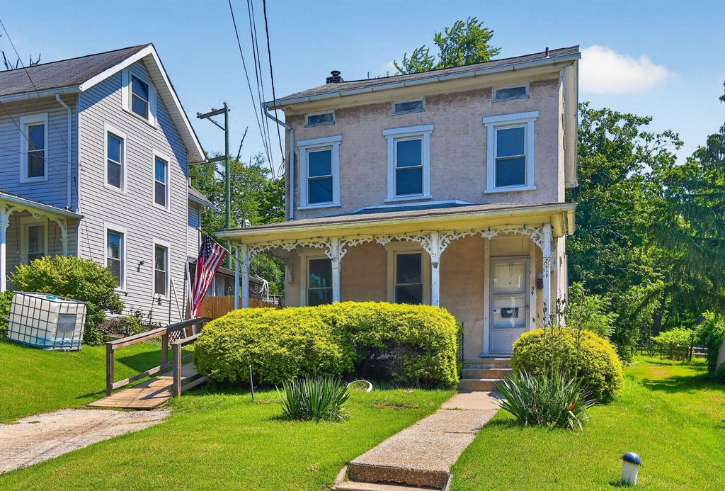 54 RAILROAD ST, Royersford, PA 19468
