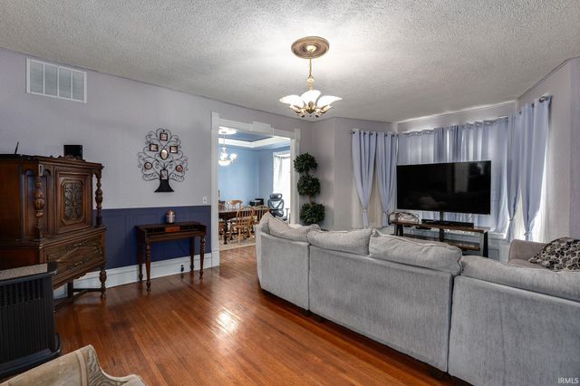 215 W Front Street, Delphi, IN 46923