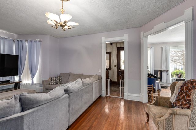 215 W Front Street, Delphi, IN 46923