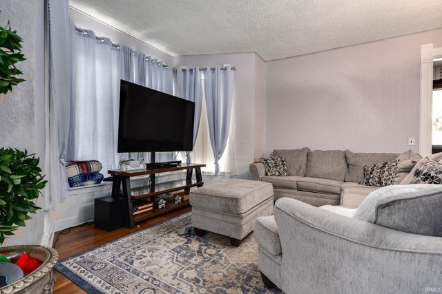 215 W Front Street, Delphi, IN 46923