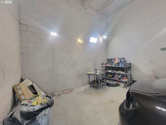 8705 Se FOSTER Rd, Portland, OR 97266