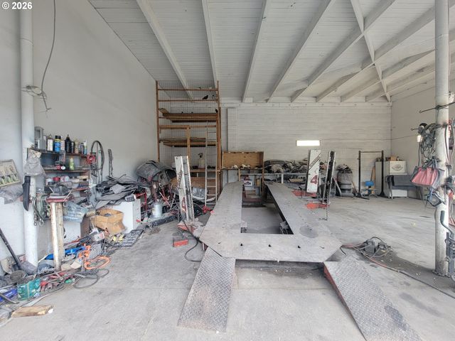 8705 Se FOSTER Rd, Portland, OR 97266