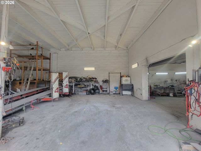 8705 Se FOSTER Rd, Portland, OR 97266