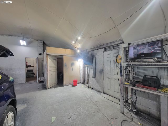 8705 Se FOSTER Rd, Portland, OR 97266