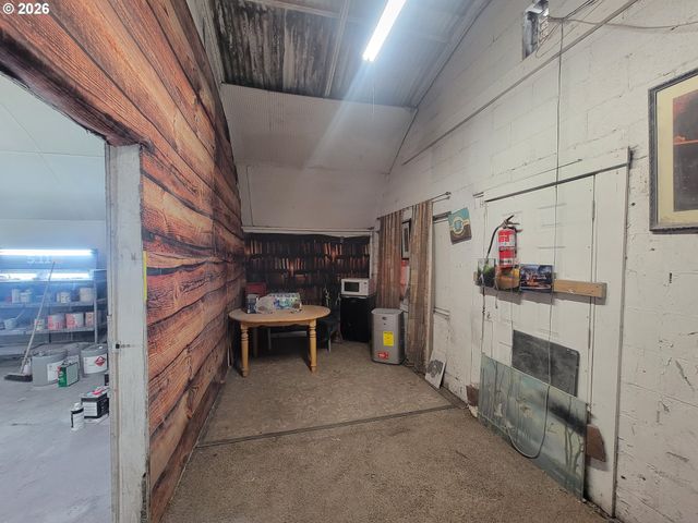 8705 Se FOSTER Rd, Portland, OR 97266