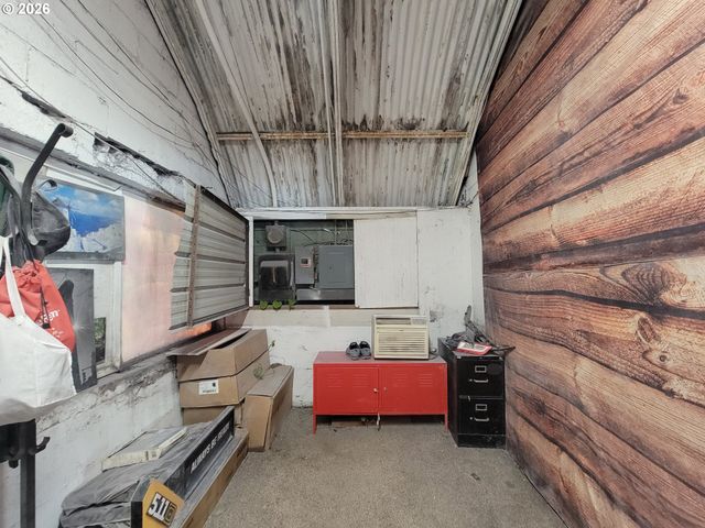 8705 Se FOSTER Rd, Portland, OR 97266
