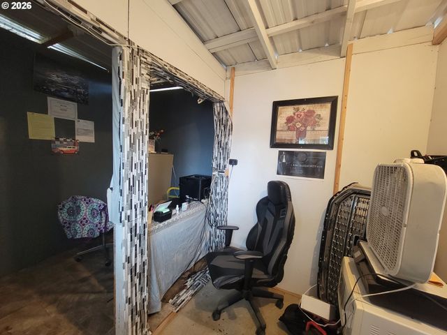 8705 Se FOSTER Rd, Portland, OR 97266