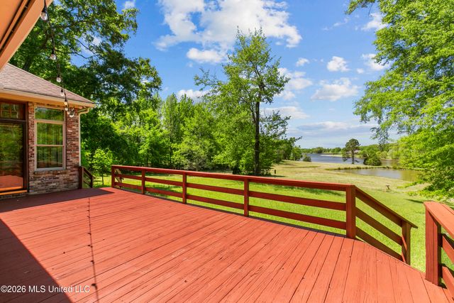 373 Chapel Hill Road, Flora, MS 39071