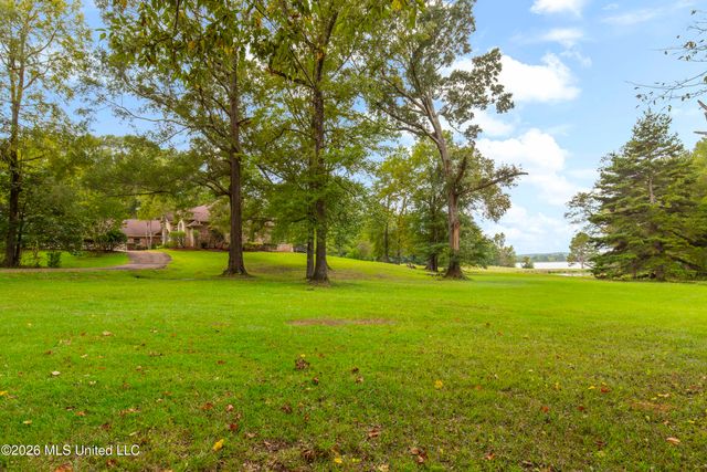 373 Chapel Hill Road, Flora, MS 39071