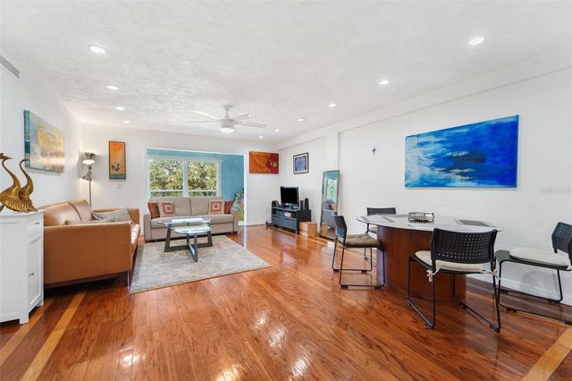 4681 1ST STREET NE 301, St Petersburg, FL 33703