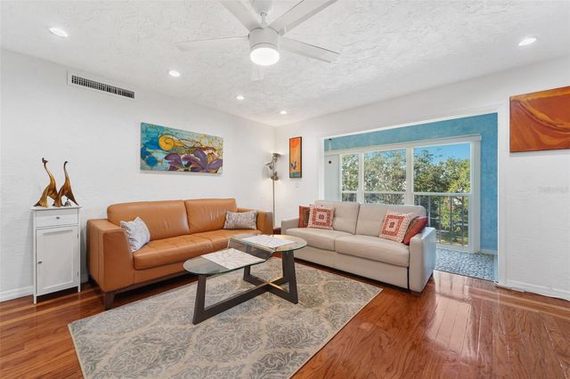 4681 1ST STREET NE 301, St Petersburg, FL 33703