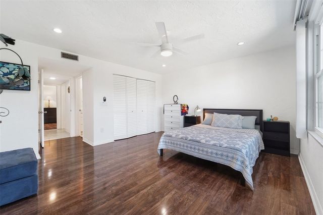 4681 1ST STREET NE 301, St Petersburg, FL 33703