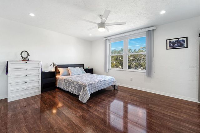 4681 1ST STREET NE 301, St Petersburg, FL 33703