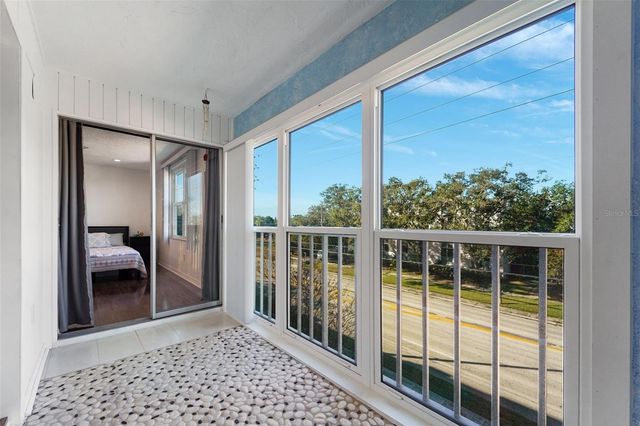 4681 1ST STREET NE 301, St Petersburg, FL 33703