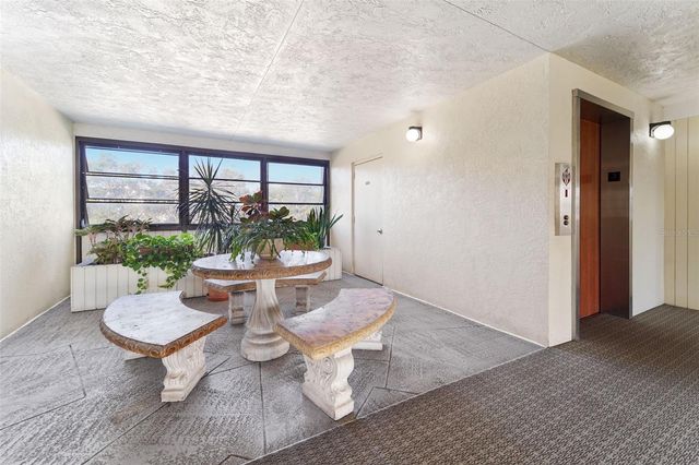 4681 1ST STREET NE 301, St Petersburg, FL 33703