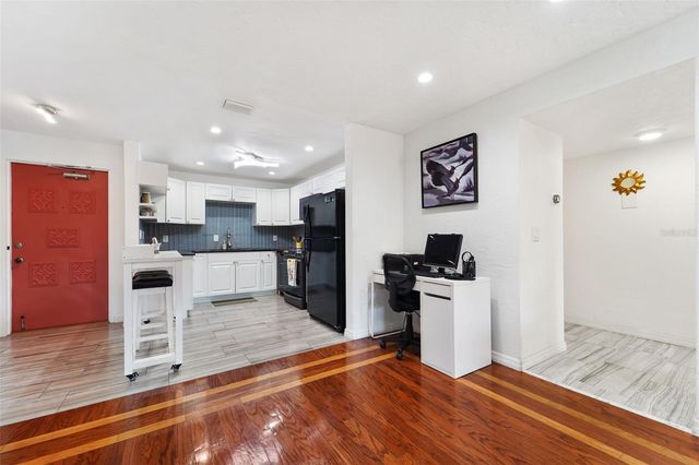 4681 1ST STREET NE 301, St Petersburg, FL 33703