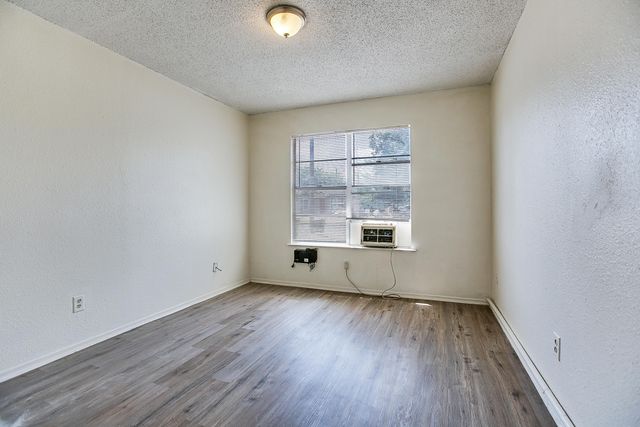 132 E 11th Street, San Angelo, TX 76903