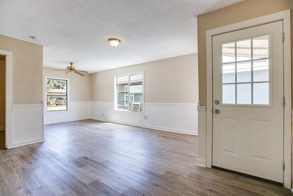 132 E 11th Street, San Angelo, TX 76903