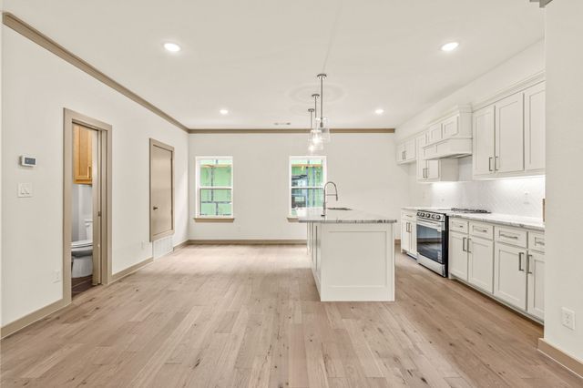 304 Golden Bell Lane, Fort Worth, TX 76107