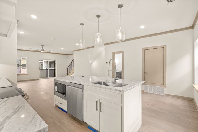 304 Golden Bell Lane, Fort Worth, TX 76107
