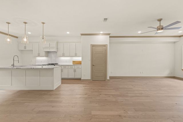 304 Golden Bell Lane, Fort Worth, TX 76107