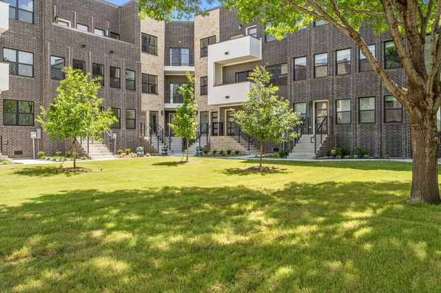 304 Golden Bell Lane, Fort Worth, TX 76107