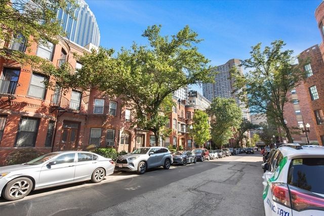 95 Saint Botolph 3, Boston, MA 02116