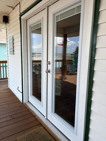 1255 Sailfish Street, Bayou Vista, TX 77563