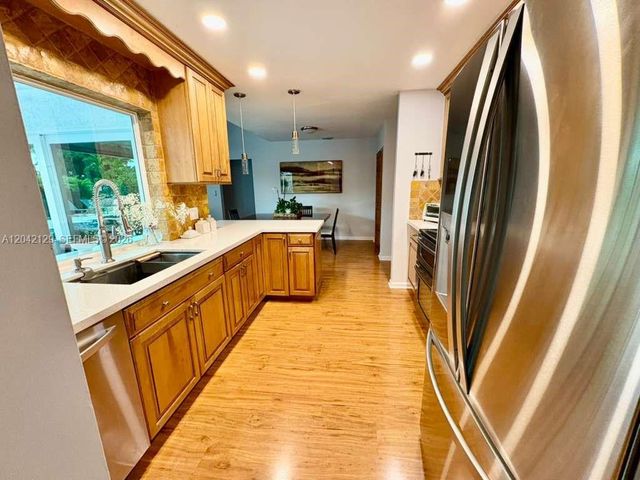 1903 NW 79th Avenue, Margate, FL 33063