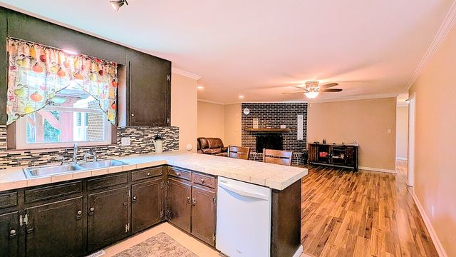 1301 Sassar Street, Dothan, AL 36301