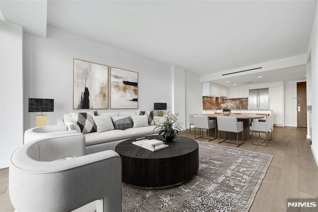 320 Adolphus Avenue 806, Cliffside Park, NJ 07010