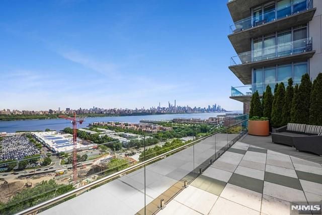 320 Adolphus Avenue 806, Cliffside Park, NJ 07010