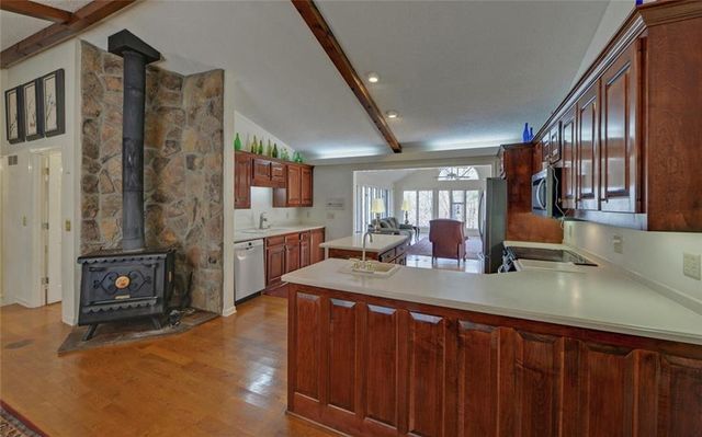 290 Waterfall Drive, Cleveland, GA 30528