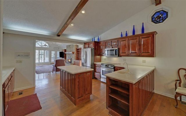 290 Waterfall Drive, Cleveland, GA 30528