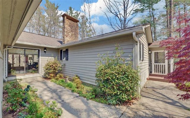 290 Waterfall Drive, Cleveland, GA 30528