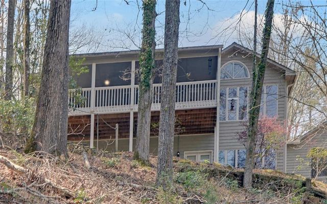 290 Waterfall Drive, Cleveland, GA 30528
