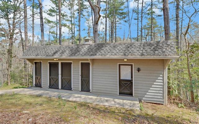 290 Waterfall Drive, Cleveland, GA 30528