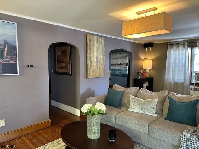 123 E 6Th Ave, Roselle Boro, NJ 07203