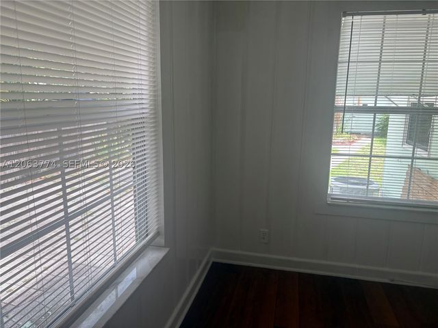 429 49th St, West Palm Beach, FL 33407