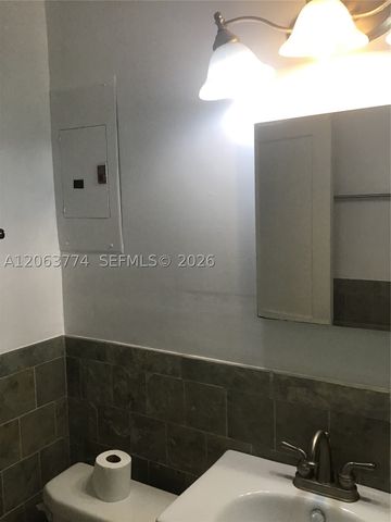 429 49th St, West Palm Beach, FL 33407
