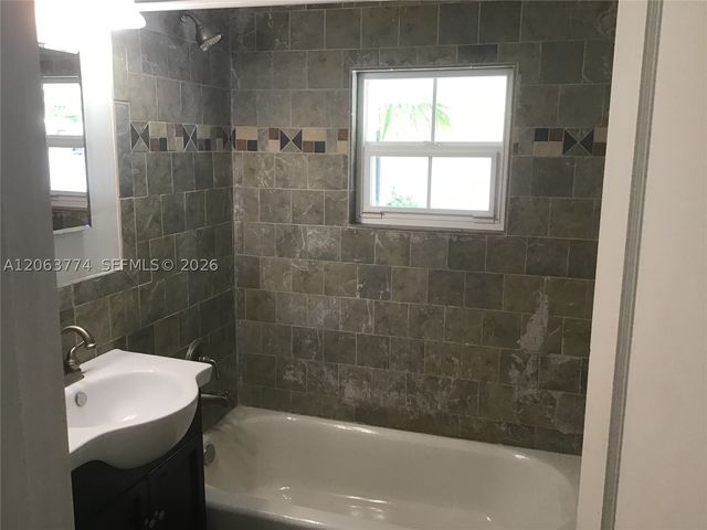 429 49th St, West Palm Beach, FL 33407