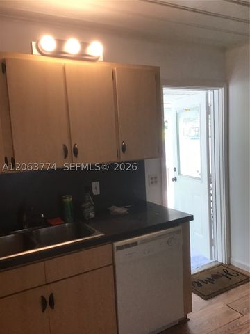 429 49th St, West Palm Beach, FL 33407