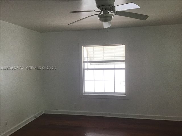 429 49th St, West Palm Beach, FL 33407