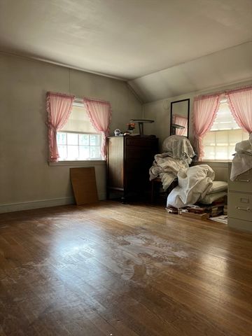 46 Cherry St, Newton, MA 02465