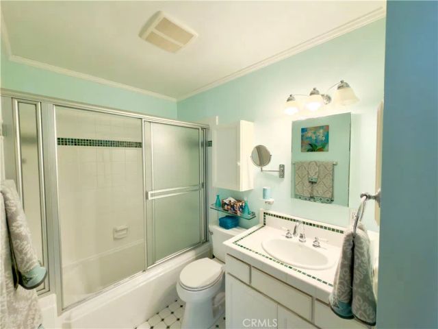 8142 Foxhall Drive, Huntington Beach, CA 92646