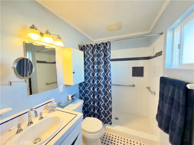 8142 Foxhall Drive, Huntington Beach, CA 92646