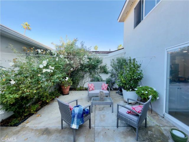 8142 Foxhall Drive, Huntington Beach, CA 92646